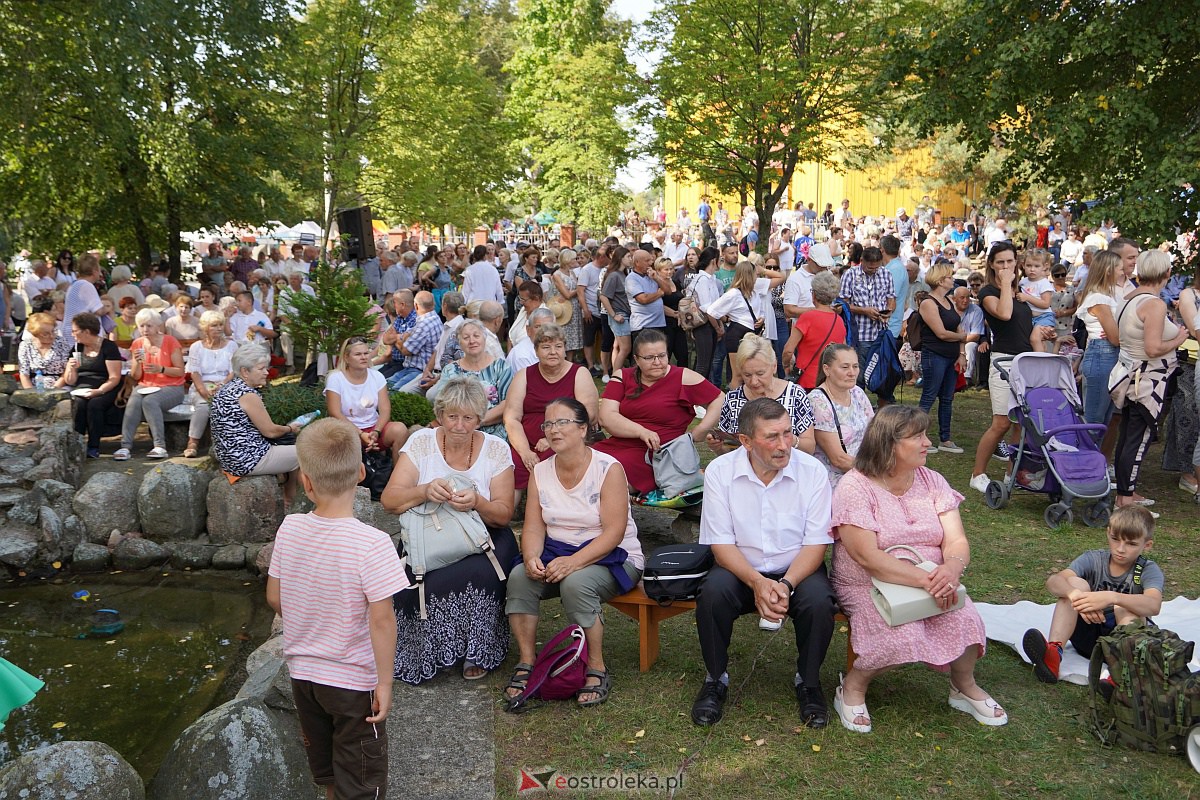 Pielgrzymka do Dąbrówki 2023 [10.09.2023] - zdjęcie #38 - eOstroleka.pl