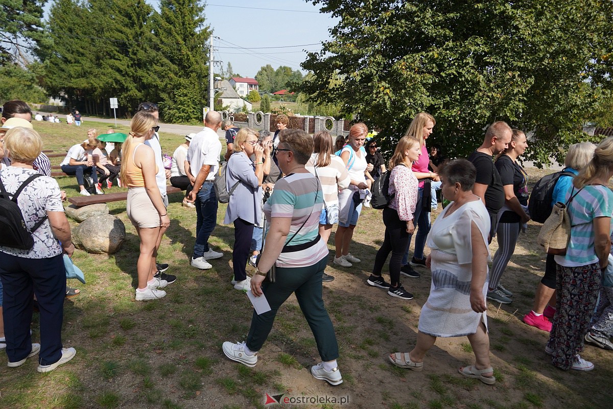 Pielgrzymka do Dąbrówki 2023 [10.09.2023] - zdjęcie #26 - eOstroleka.pl