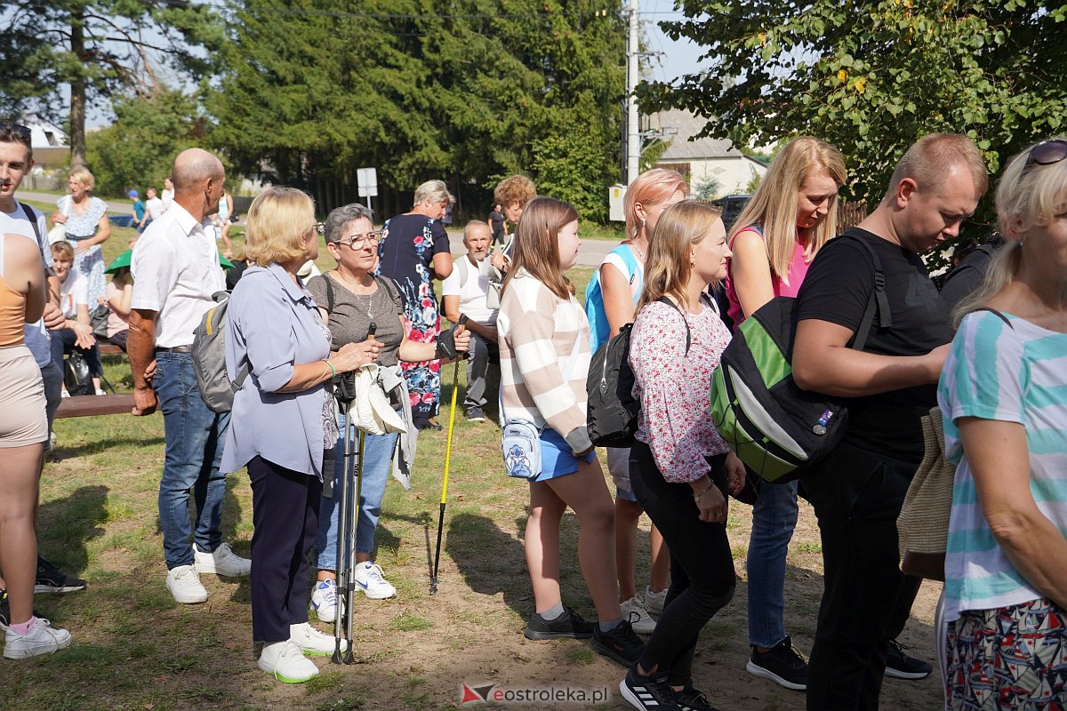 Pielgrzymka do Dąbrówki 2023 [10.09.2023] - zdjęcie #22 - eOstroleka.pl