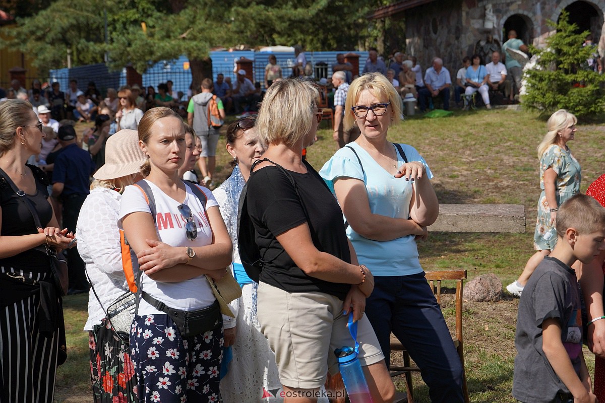 Pielgrzymka do Dąbrówki 2023 [10.09.2023] - zdjęcie #19 - eOstroleka.pl