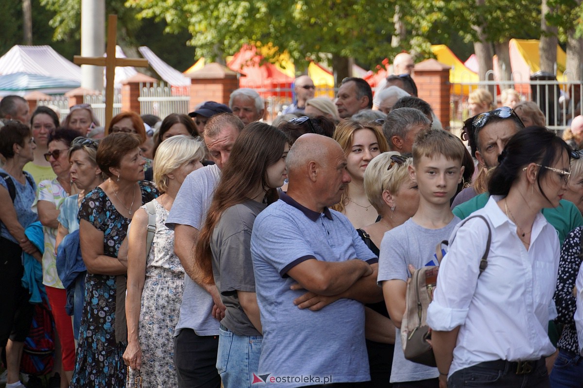 Pielgrzymka do Dąbrówki 2023 [10.09.2023] - zdjęcie #16 - eOstroleka.pl