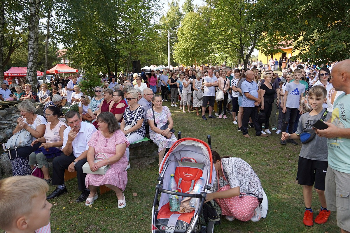 Pielgrzymka do Dąbrówki 2023 [10.09.2023] - zdjęcie #11 - eOstroleka.pl