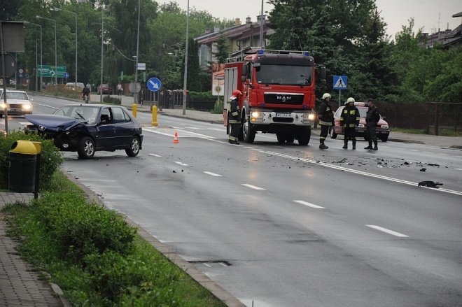 Wypadek na ul. 11 Listopada (23.05.2011) - zdjęcie #17 - eOstroleka.pl