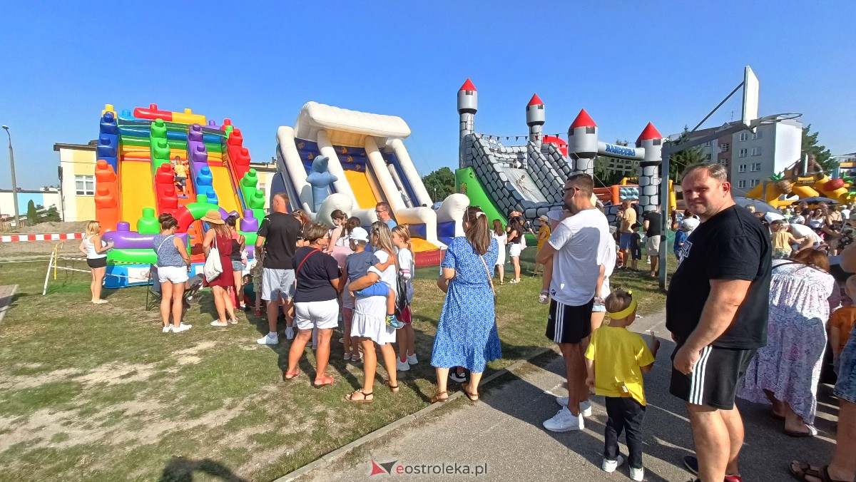 Festyn rodzinny na Osiedlu Centrum. Oko w oko z dinozaurem [10.09.2023] - zdjęcie #5 - eOstroleka.pl