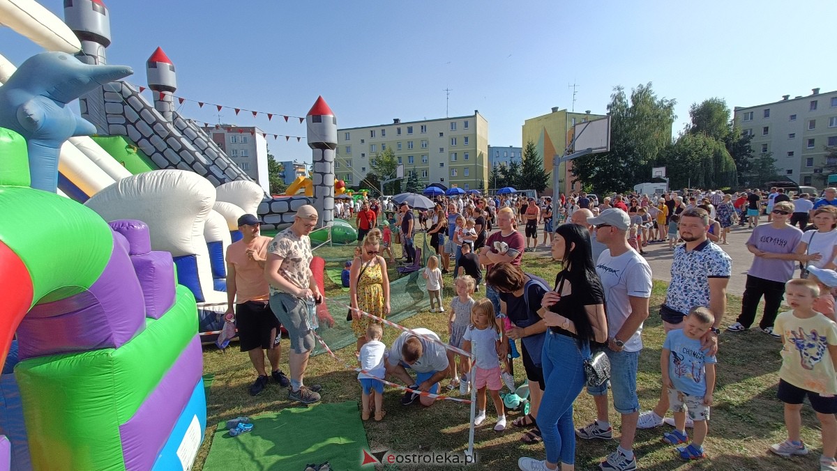 Festyn rodzinny na Osiedlu Centrum. Oko w oko z dinozaurem [10.09.2023] - zdjęcie #25 - eOstroleka.pl