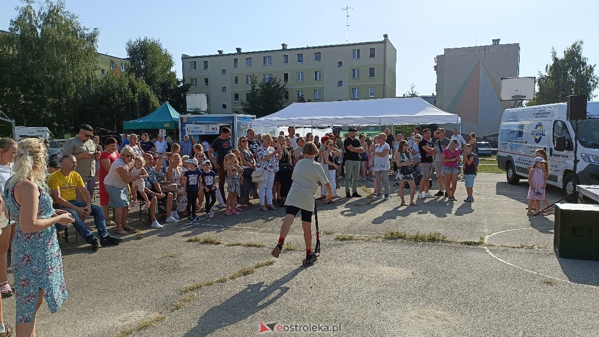 Festyn rodzinny na Osiedlu Centrum. Oko w oko z dinozaurem [10.09.2023] - zdjęcie #31 - eOstroleka.pl