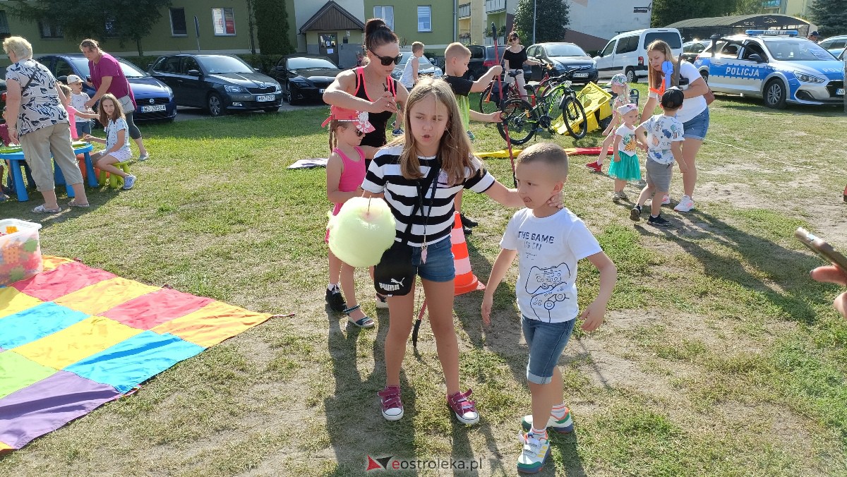 Festyn rodzinny na Osiedlu Centrum. Oko w oko z dinozaurem [10.09.2023] - zdjęcie #40 - eOstroleka.pl