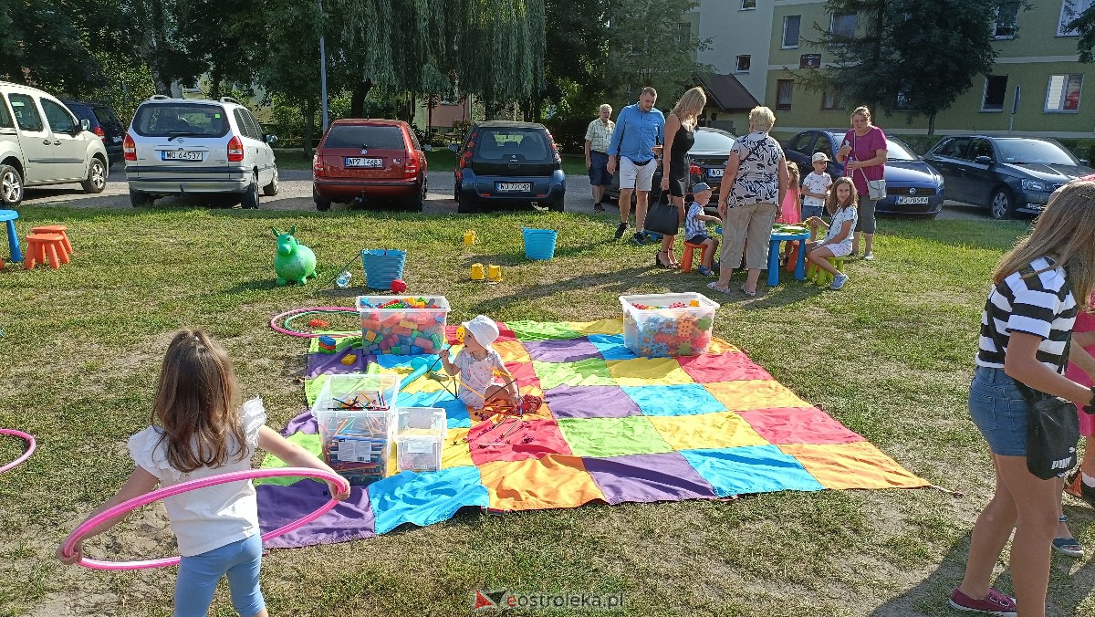 Festyn rodzinny na Osiedlu Centrum. Oko w oko z dinozaurem [10.09.2023] - zdjęcie #41 - eOstroleka.pl