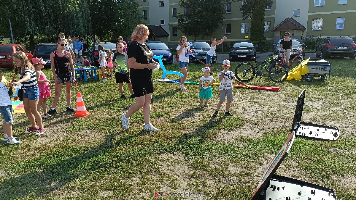 Festyn rodzinny na Osiedlu Centrum. Oko w oko z dinozaurem [10.09.2023] - zdjęcie #42 - eOstroleka.pl