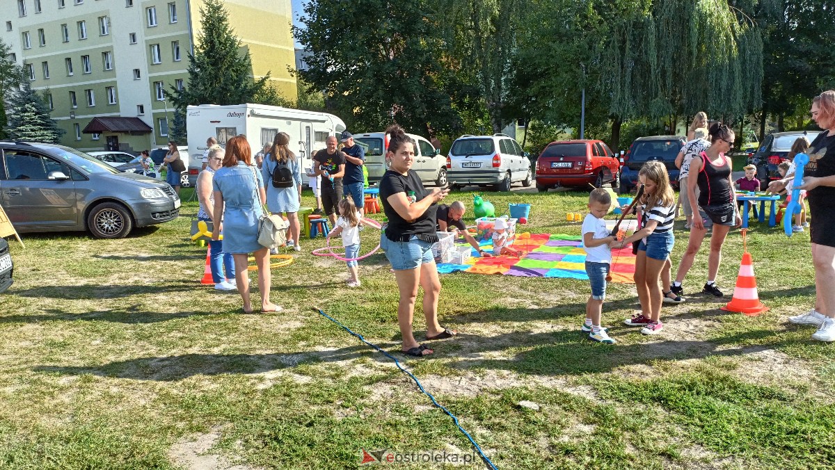 Festyn rodzinny na Osiedlu Centrum. Oko w oko z dinozaurem [10.09.2023] - zdjęcie #44 - eOstroleka.pl