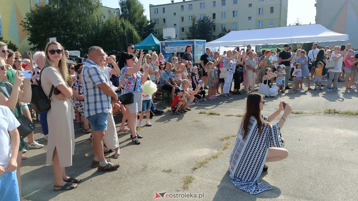 Festyn rodzinny na Osiedlu Centrum. Oko w oko z dinozaurem [10.09.2023] - zdjęcie #50 - eOstroleka.pl