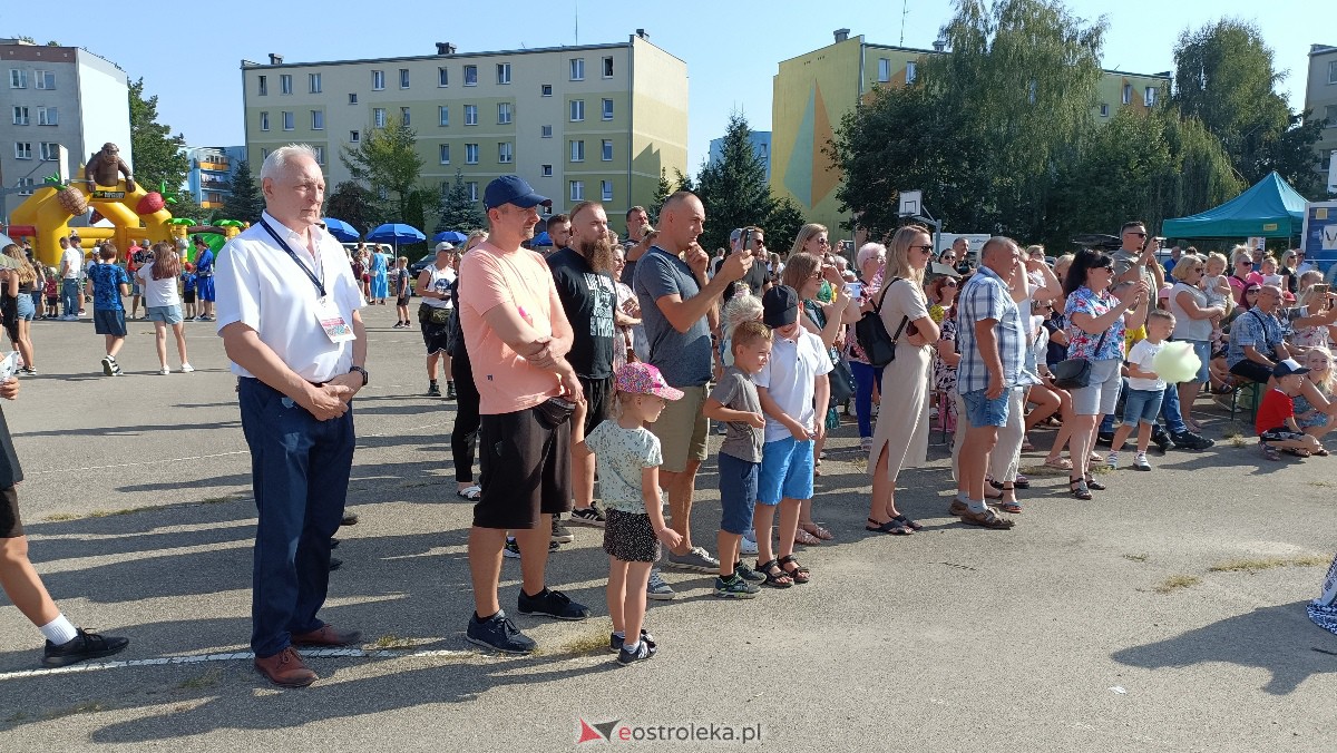 Festyn rodzinny na Osiedlu Centrum. Oko w oko z dinozaurem [10.09.2023] - zdjęcie #51 - eOstroleka.pl