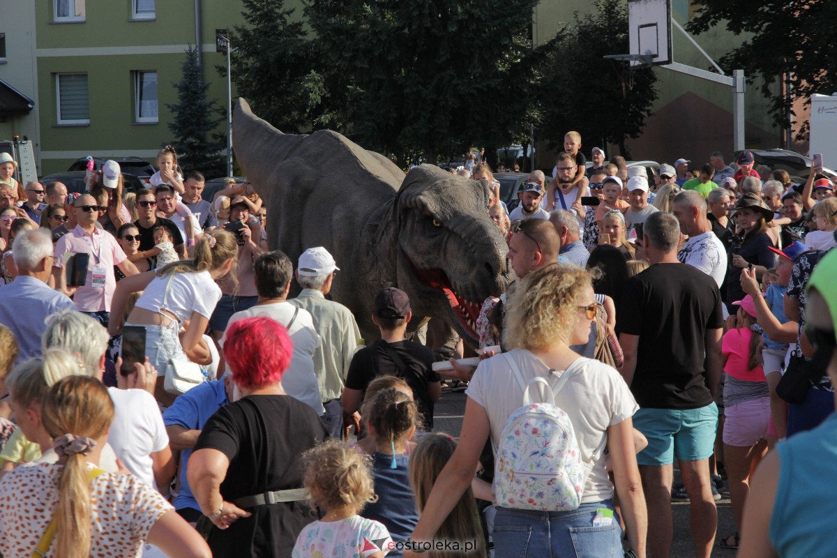 Festyn rodzinny na Osiedlu Centrum. Oko w oko z dinozaurem [10.09.2023] - zdjęcie #100 - eOstroleka.pl