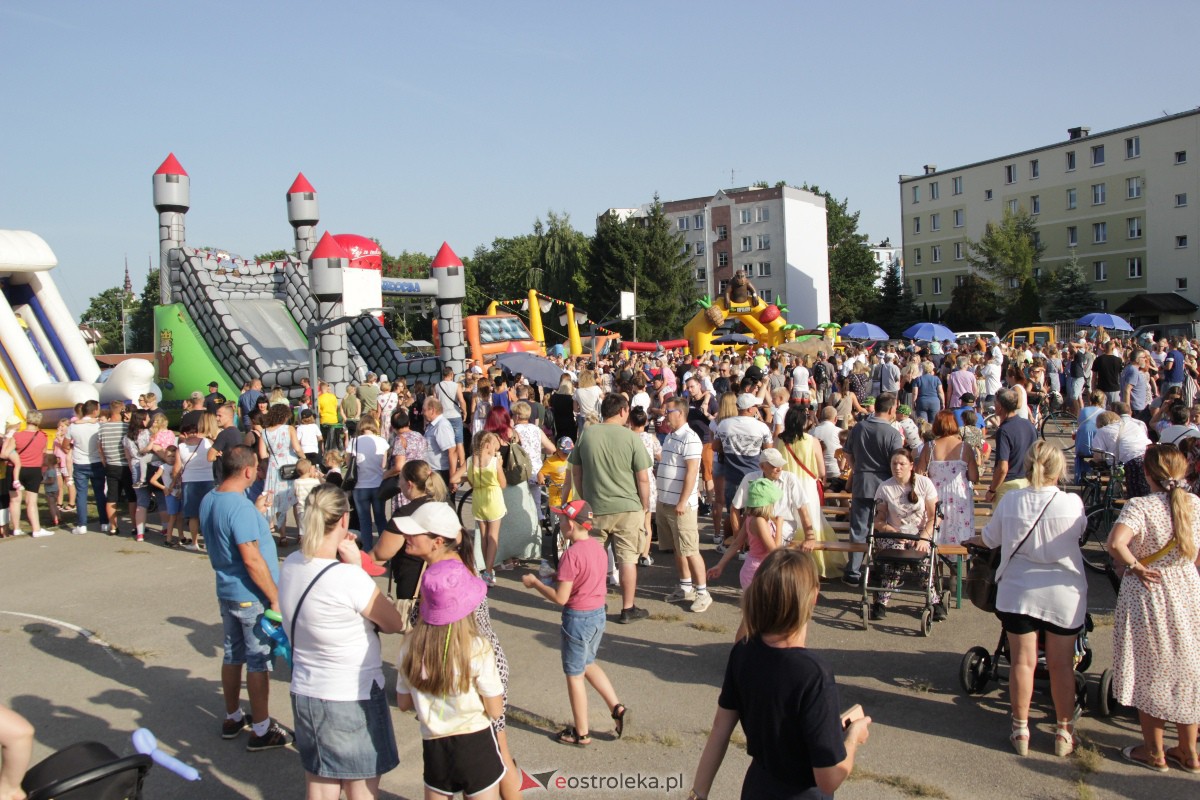 Festyn rodzinny na Osiedlu Centrum. Oko w oko z dinozaurem [10.09.2023] - zdjęcie #106 - eOstroleka.pl