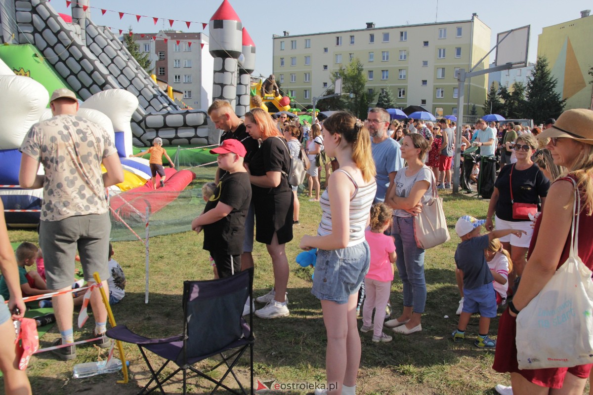 Festyn rodzinny na Osiedlu Centrum. Oko w oko z dinozaurem [10.09.2023] - zdjęcie #150 - eOstroleka.pl