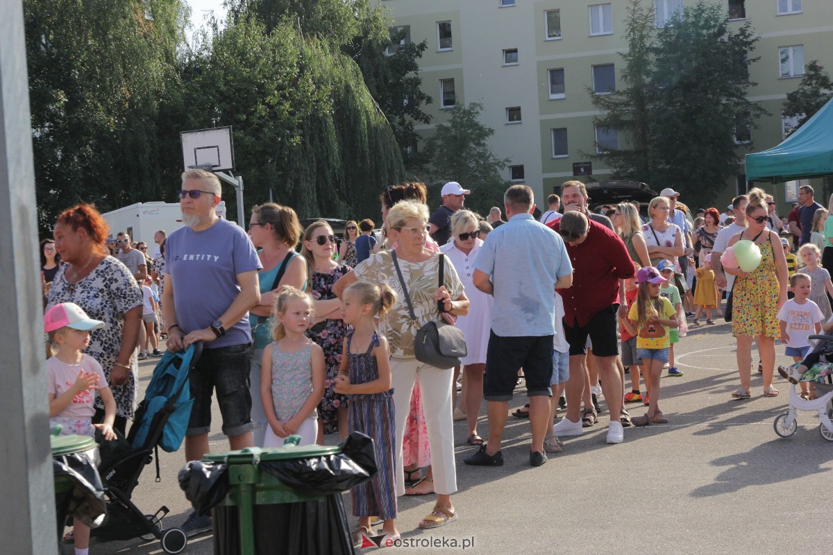 Festyn rodzinny na Osiedlu Centrum. Oko w oko z dinozaurem [10.09.2023] - zdjęcie #154 - eOstroleka.pl