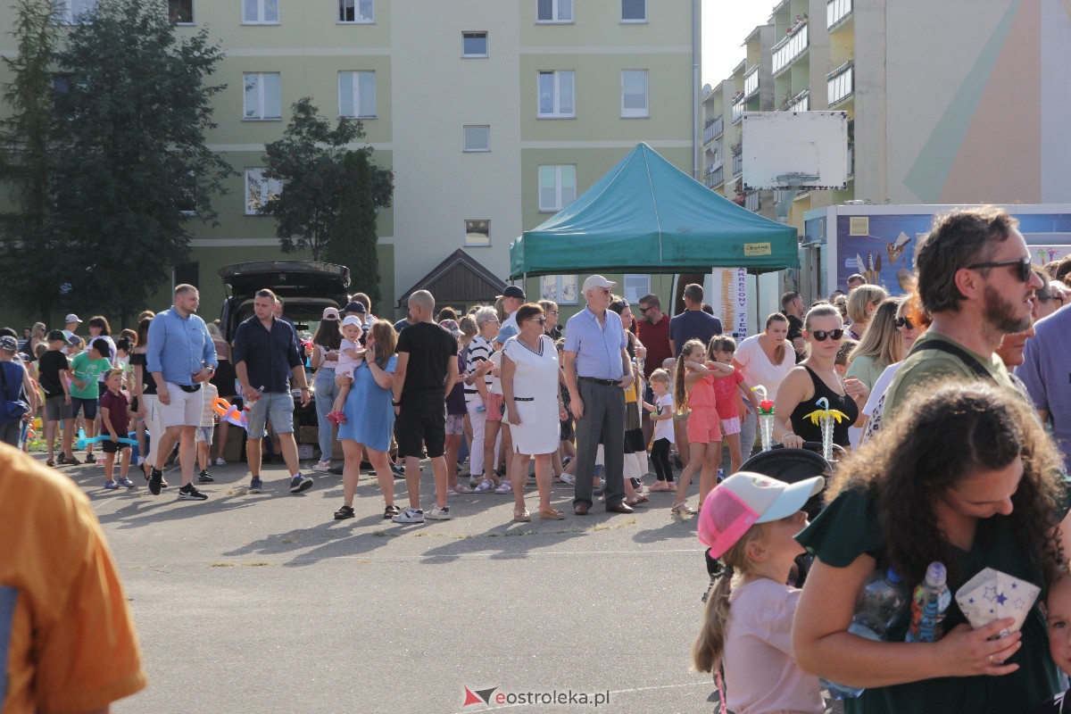 Festyn rodzinny na Osiedlu Centrum. Oko w oko z dinozaurem [10.09.2023] - zdjęcie #166 - eOstroleka.pl