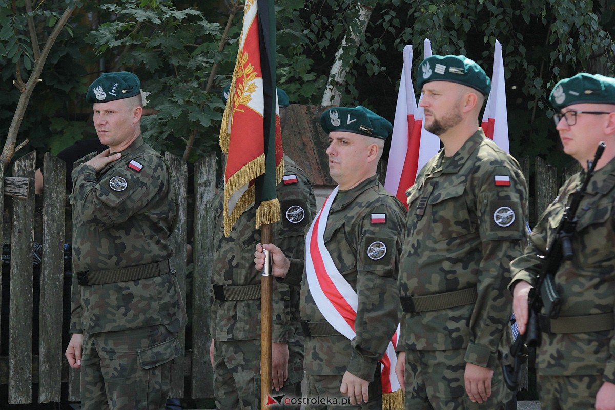 Uroczystość patriotyczna w Laskach Szlacheckich [10.09.2023] - zdjęcie #6 - eOstroleka.pl