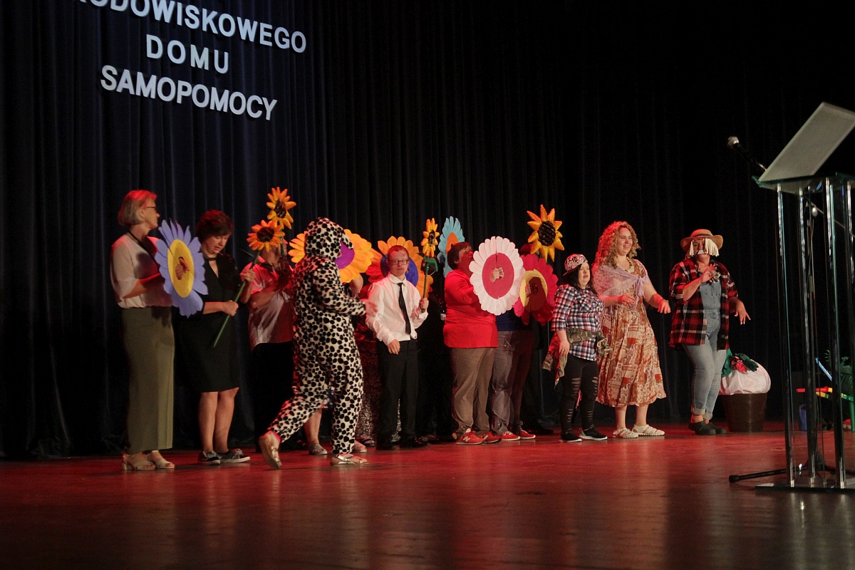 Jubileusz 10-lecia istnienia Środowiskowego Domu Samopomocy w Ostrołęce [12.09.2023] - zdjęcie #39 - eOstroleka.pl