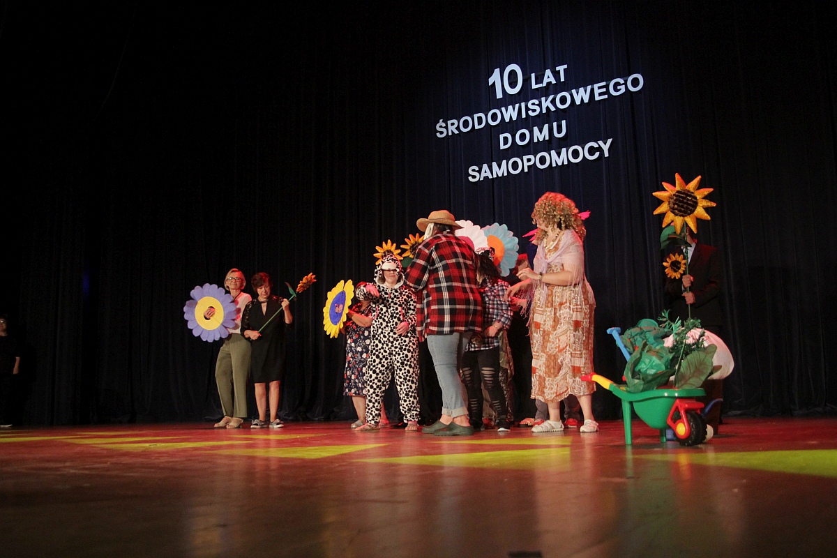 Jubileusz 10-lecia istnienia Środowiskowego Domu Samopomocy w Ostrołęce [12.09.2023] - zdjęcie #35 - eOstroleka.pl