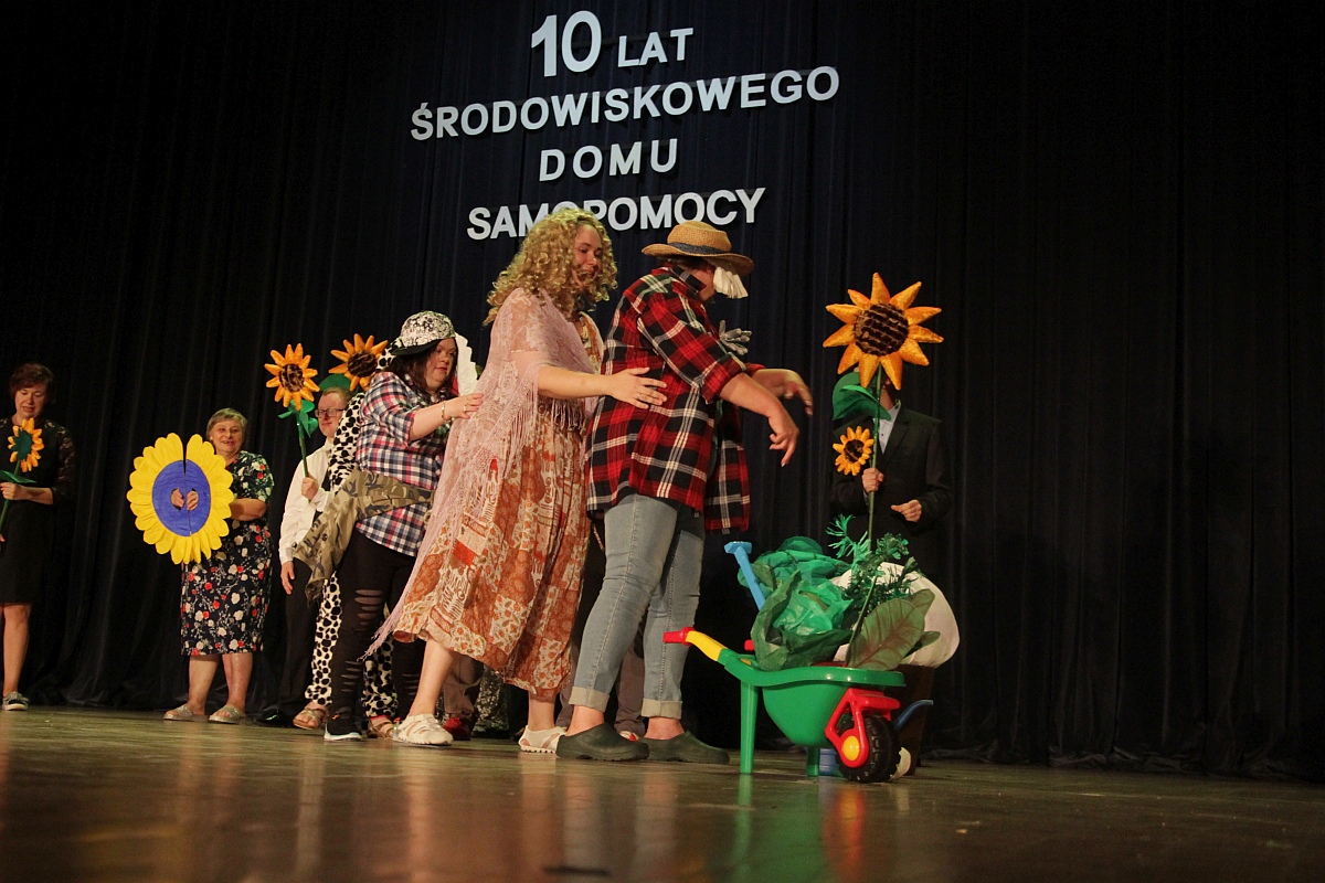 Jubileusz 10-lecia istnienia Środowiskowego Domu Samopomocy w Ostrołęce [12.09.2023] - zdjęcie #34 - eOstroleka.pl