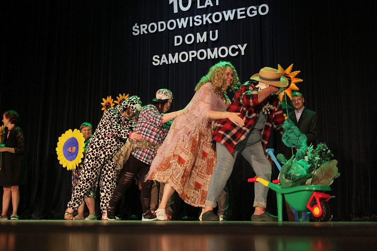 Jubileusz 10-lecia istnienia Środowiskowego Domu Samopomocy w Ostrołęce [12.09.2023] - zdjęcie #33 - eOstroleka.pl