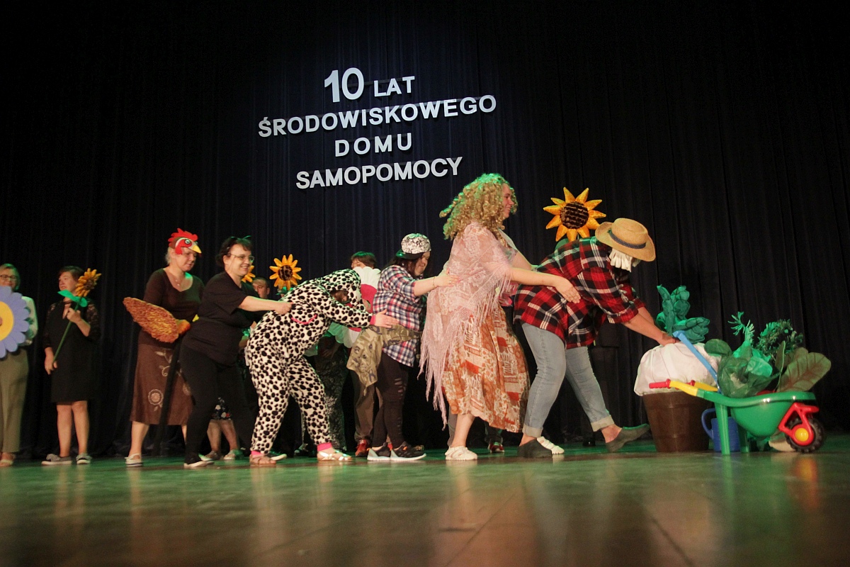 Jubileusz 10-lecia istnienia Środowiskowego Domu Samopomocy w Ostrołęce [12.09.2023] - zdjęcie #29 - eOstroleka.pl