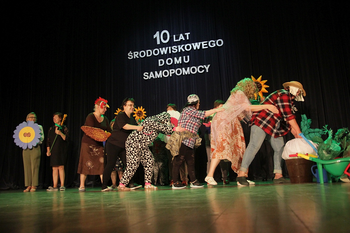 Jubileusz 10-lecia istnienia Środowiskowego Domu Samopomocy w Ostrołęce [12.09.2023] - zdjęcie #28 - eOstroleka.pl