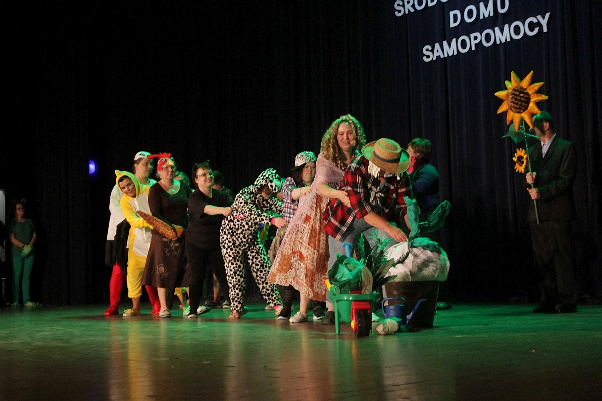 Jubileusz 10-lecia istnienia Środowiskowego Domu Samopomocy w Ostrołęce [12.09.2023] - zdjęcie #23 - eOstroleka.pl