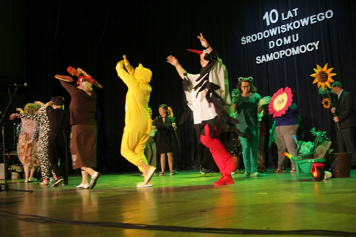 Jubileusz 10-lecia istnienia Środowiskowego Domu Samopomocy w Ostrołęce [12.09.2023] - zdjęcie #12 - eOstroleka.pl