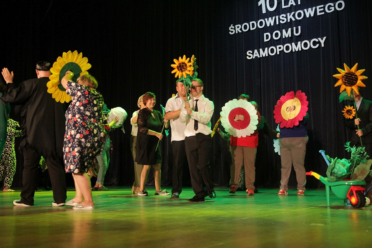 Jubileusz 10-lecia istnienia Środowiskowego Domu Samopomocy w Ostrołęce [12.09.2023] - zdjęcie #8 - eOstroleka.pl