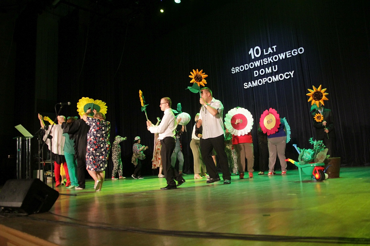 Jubileusz 10-lecia istnienia Środowiskowego Domu Samopomocy w Ostrołęce [12.09.2023] - zdjęcie #7 - eOstroleka.pl