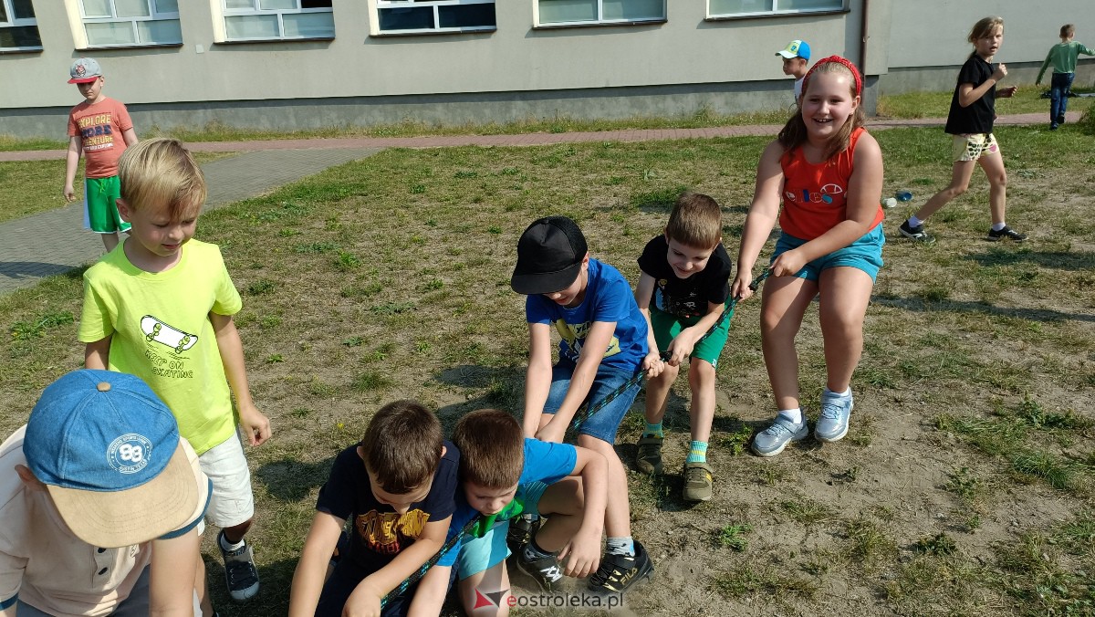 Piknik ekologiczny w “jedynce”. Dzieci uczyły się o ochronie środowiska [13.09.2023] - zdjęcie #89 - eOstroleka.pl