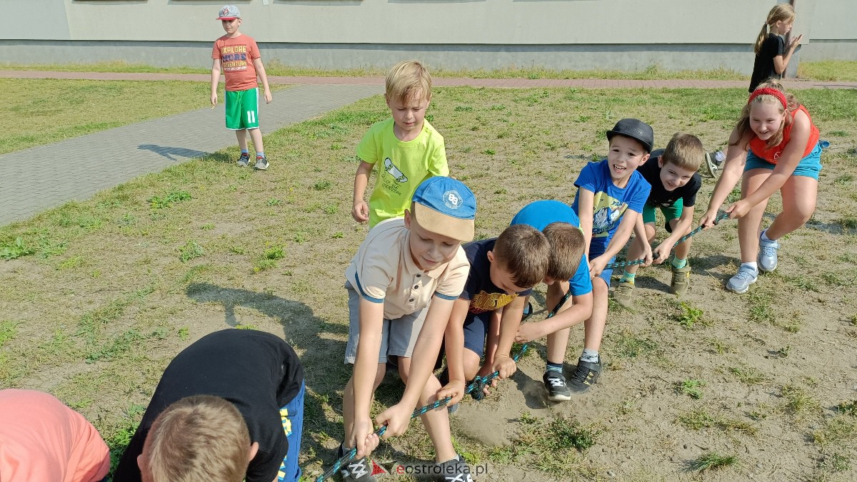 Piknik ekologiczny w “jedynce”. Dzieci uczyły się o ochronie środowiska [13.09.2023] - zdjęcie #88 - eOstroleka.pl