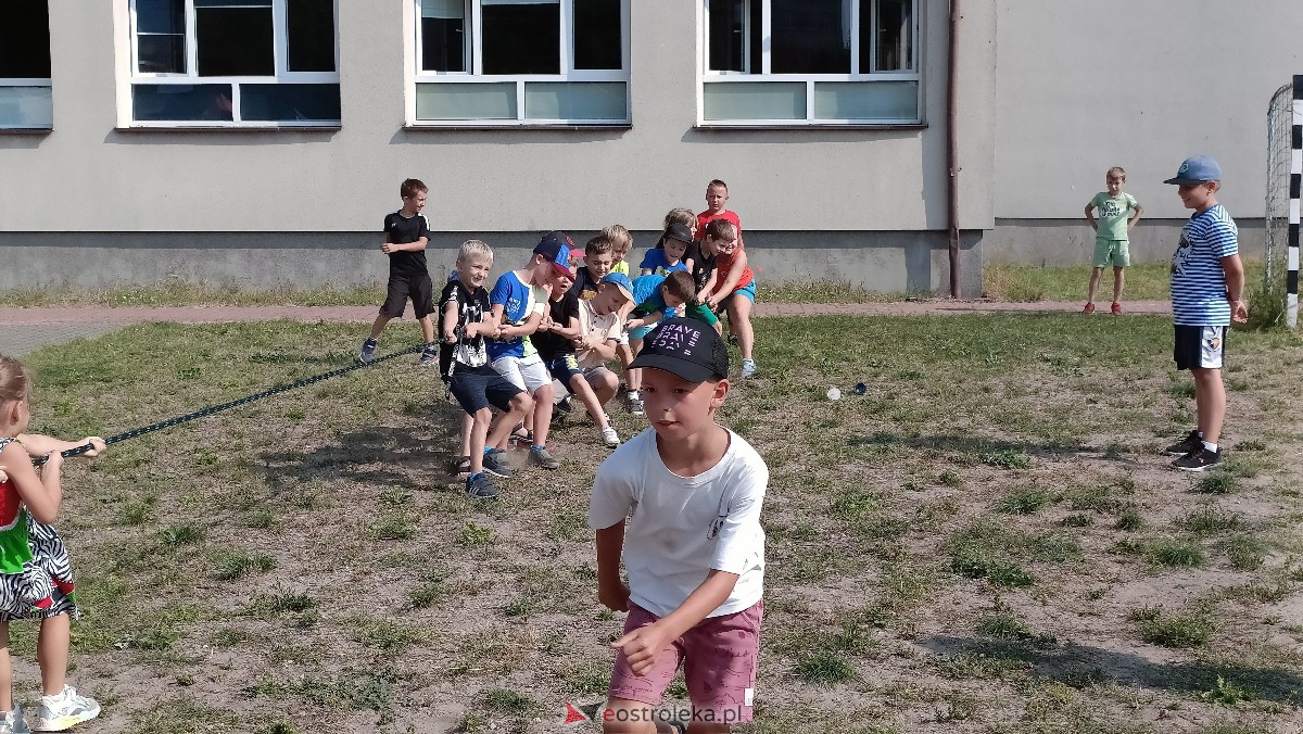 Piknik ekologiczny w “jedynce”. Dzieci uczyły się o ochronie środowiska [13.09.2023] - zdjęcie #81 - eOstroleka.pl