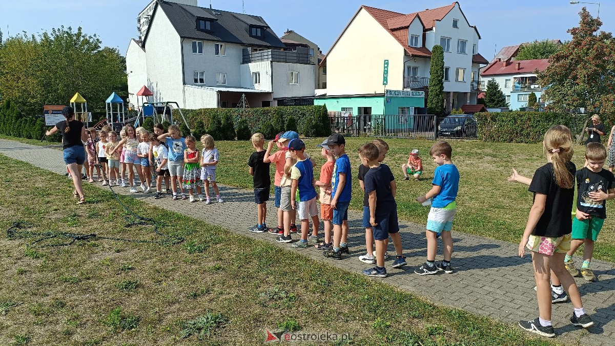 Piknik ekologiczny w “jedynce”. Dzieci uczyły się o ochronie środowiska [13.09.2023] - zdjęcie #11 - eOstroleka.pl