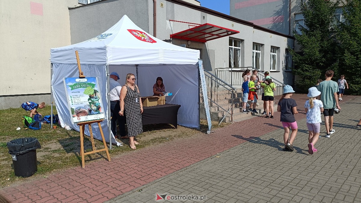Piknik ekologiczny w “jedynce”. Dzieci uczyły się o ochronie środowiska [13.09.2023] - zdjęcie #77 - eOstroleka.pl