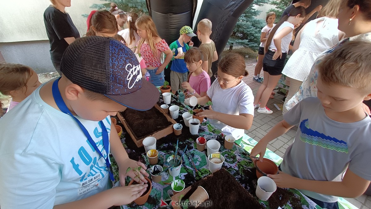 Piknik ekologiczny w “jedynce”. Dzieci uczyły się o ochronie środowiska [13.09.2023] - zdjęcie #31 - eOstroleka.pl