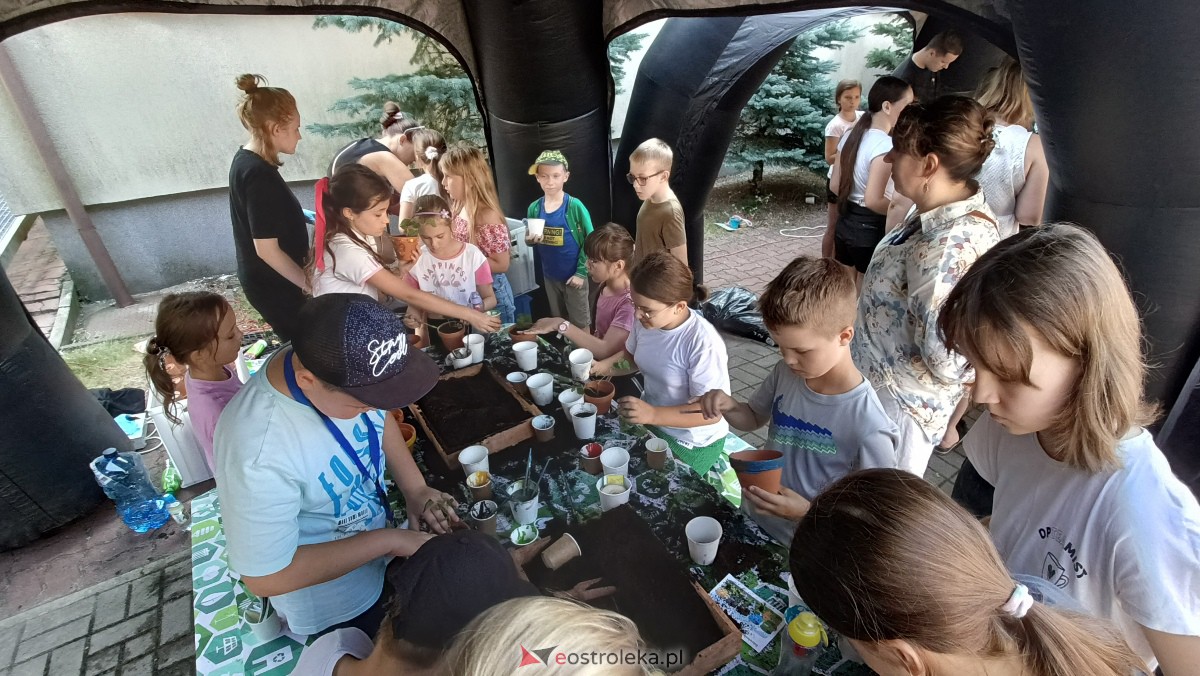 Piknik ekologiczny w “jedynce”. Dzieci uczyły się o ochronie środowiska [13.09.2023] - zdjęcie #58 - eOstroleka.pl