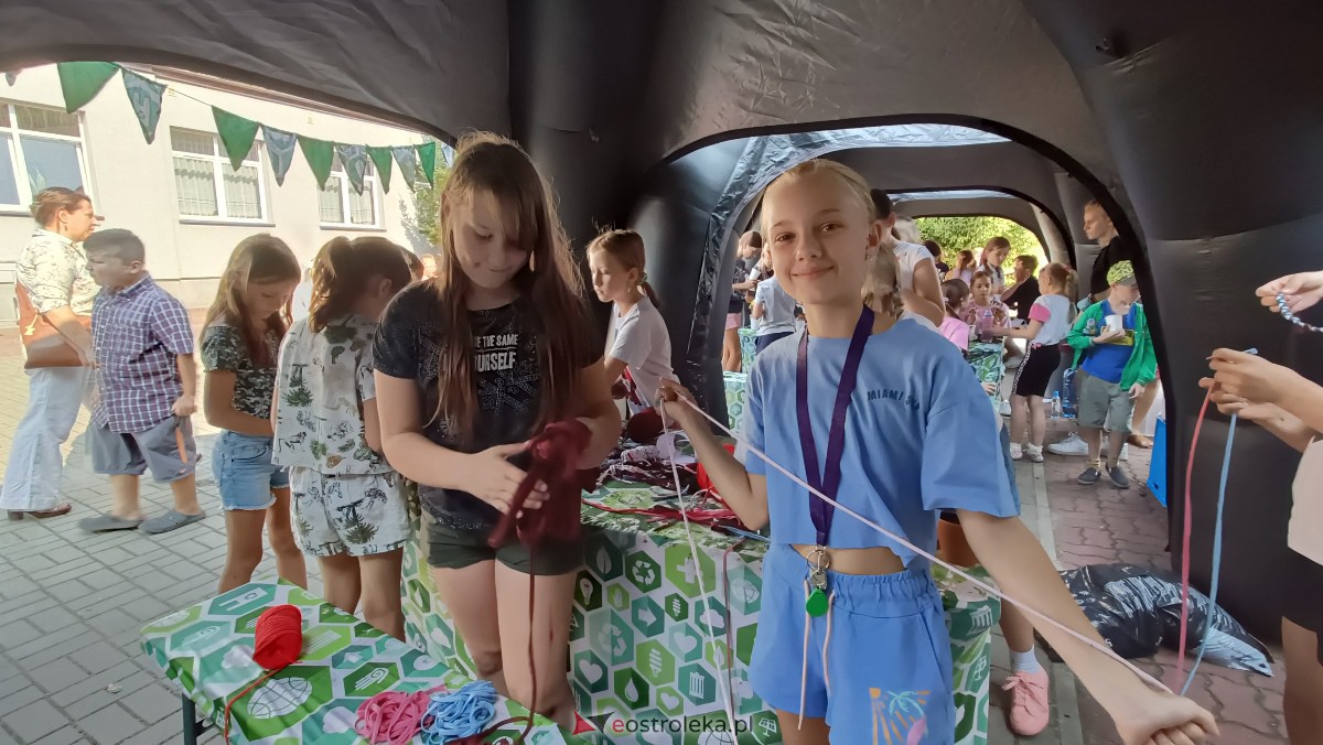 Piknik ekologiczny w “jedynce”. Dzieci uczyły się o ochronie środowiska [13.09.2023] - zdjęcie #55 - eOstroleka.pl