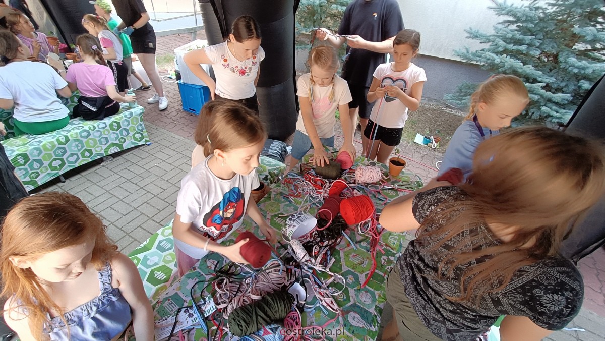 Piknik ekologiczny w “jedynce”. Dzieci uczyły się o ochronie środowiska [13.09.2023] - zdjęcie #54 - eOstroleka.pl
