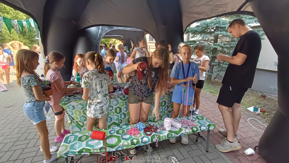Piknik ekologiczny w “jedynce”. Dzieci uczyły się o ochronie środowiska [13.09.2023] - zdjęcie #52 - eOstroleka.pl