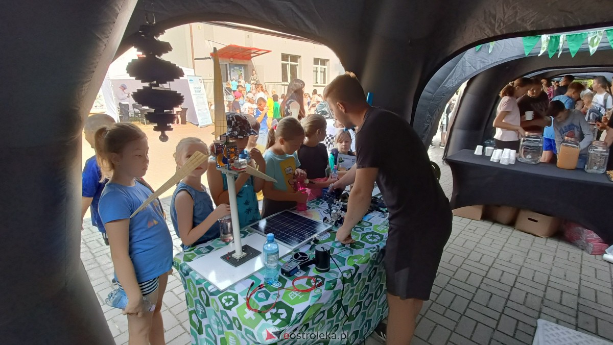 Piknik ekologiczny w “jedynce”. Dzieci uczyły się o ochronie środowiska [13.09.2023] - zdjęcie #37 - eOstroleka.pl