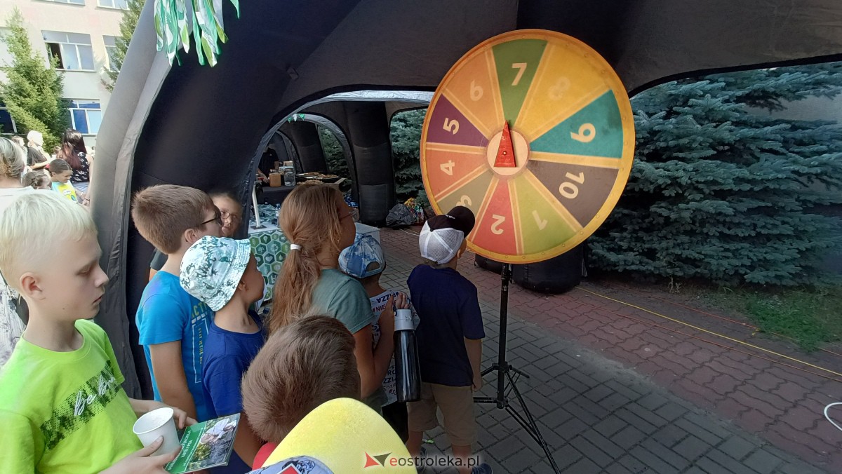 Piknik ekologiczny w “jedynce”. Dzieci uczyły się o ochronie środowiska [13.09.2023] - zdjęcie #26 - eOstroleka.pl