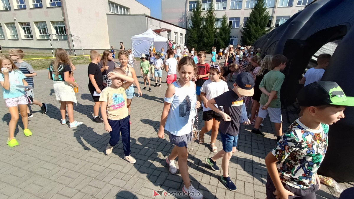 Piknik ekologiczny w “jedynce”. Dzieci uczyły się o ochronie środowiska [13.09.2023] - zdjęcie #24 - eOstroleka.pl