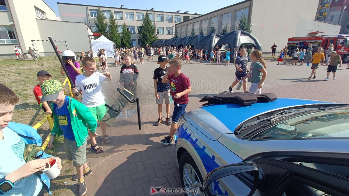 Piknik ekologiczny w “jedynce”. Dzieci uczyły się o ochronie środowiska [13.09.2023] - zdjęcie #17 - eOstroleka.pl