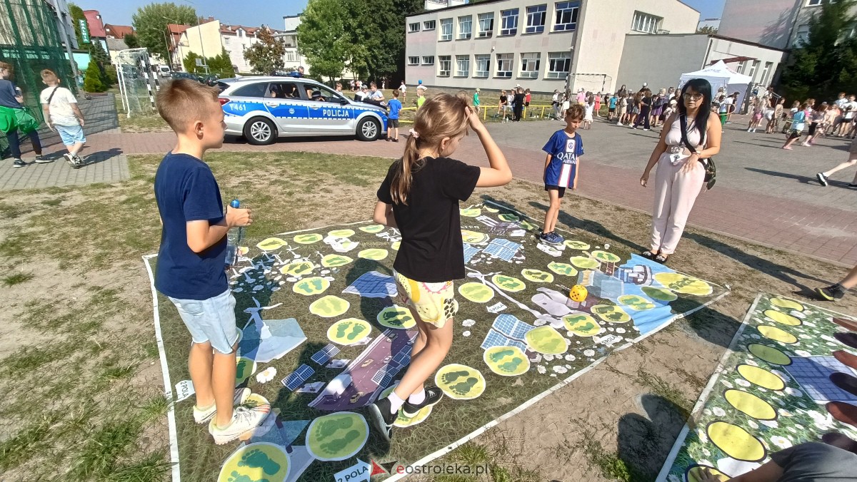 Piknik ekologiczny w “jedynce”. Dzieci uczyły się o ochronie środowiska [13.09.2023] - zdjęcie #12 - eOstroleka.pl