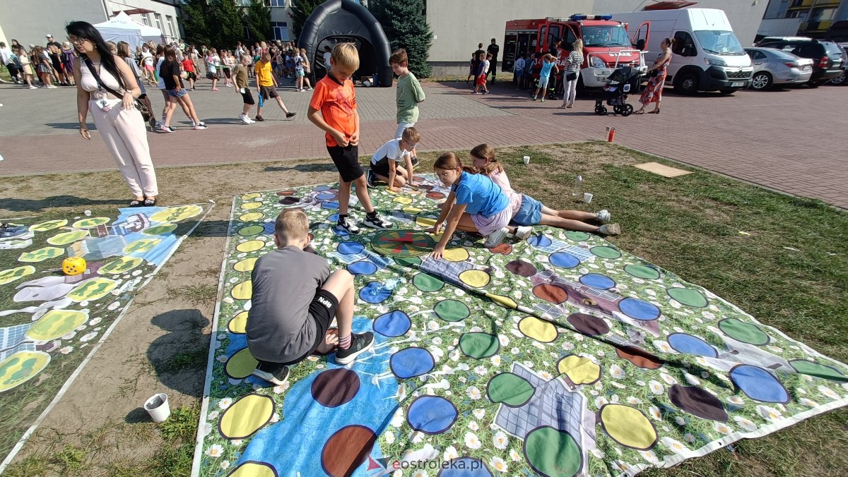 Piknik ekologiczny w “jedynce”. Dzieci uczyły się o ochronie środowiska [13.09.2023] - zdjęcie #11 - eOstroleka.pl