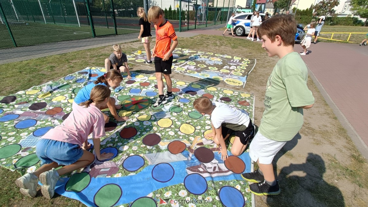 Piknik ekologiczny w “jedynce”. Dzieci uczyły się o ochronie środowiska [13.09.2023] - zdjęcie #9 - eOstroleka.pl