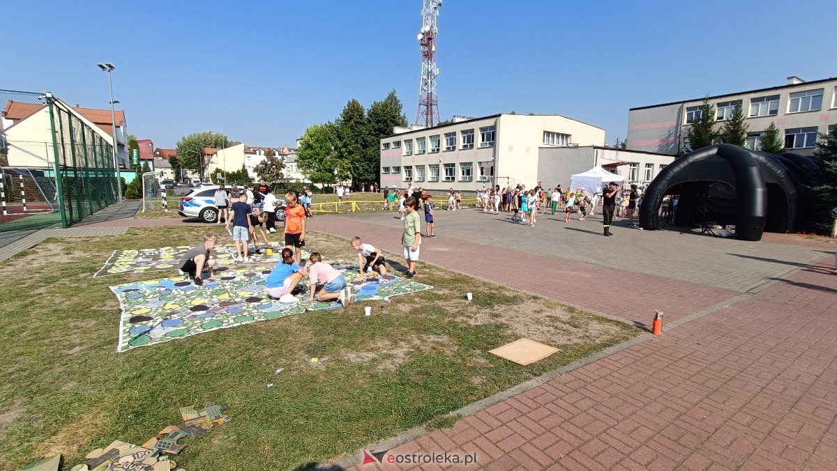 Piknik ekologiczny w “jedynce”. Dzieci uczyły się o ochronie środowiska [13.09.2023] - zdjęcie #8 - eOstroleka.pl